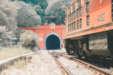 Kuhn Tan Tüneli olarak da bilinen yer Khun Tan Demiryolu Sta