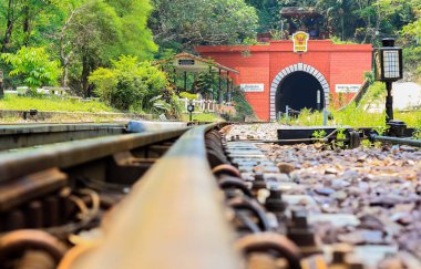 Kuhn Tan Tüneli olarak da bilinen yer Khun Tan Demiryolu Sta