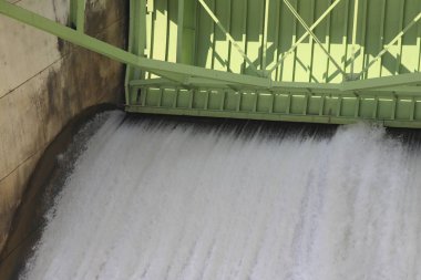 Barajlar tarım için serbest bırakılır. Watergate ve deşarj.