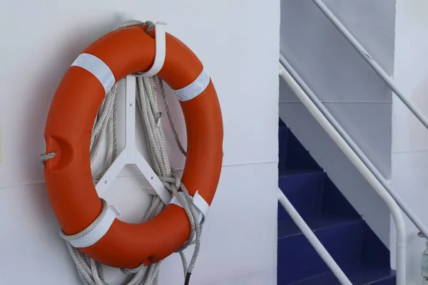 Lifebuoy Rings Board Rescuing Passengers Lifebuoy Rings Mounted Boat Ready — Stock Photo, Image