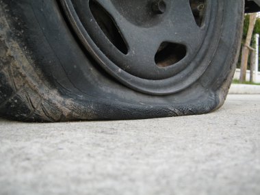 Sabah işe gitmeden önce kauçuk sızıntısı.                               