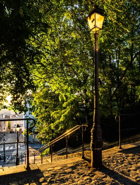 Париж Вулиця Сцени Сходом Сонця Районі Монмартр Брукованими Вулицями Багато — стокове фото