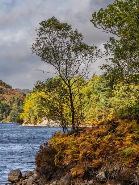 Μια Θορυβωδώς Φθινοπωρινή Μέρα Στο Loch Katrine Πηγή Πολλών Glasgows — Φωτογραφία Αρχείου