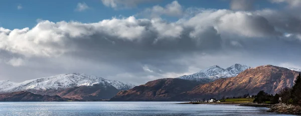 Mirando hacia la Península de Ardgour —  Fotos de Stock