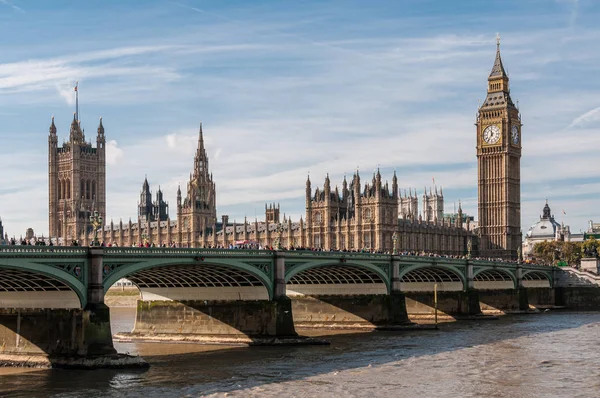 Westminster bridge a big ben v Londýně — Stock fotografie