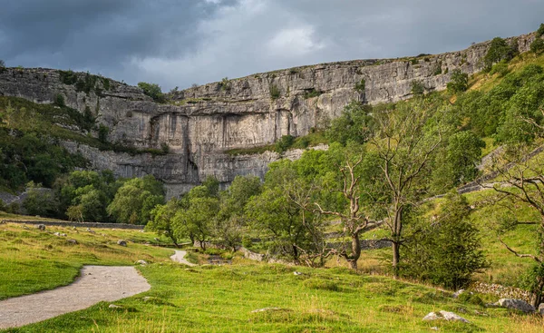 Vägen till Malham Cove — Stockfoto