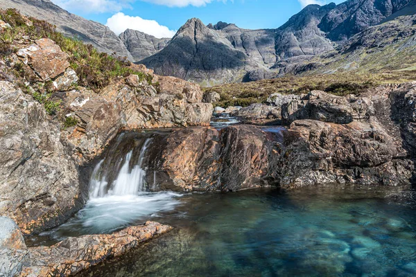 Baseny Wróżek Glen Brittle Wyspie Skye Grzbietem Cuillin Tle — Zdjęcie stockowe