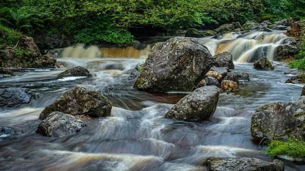 Pequeñas Cascadas Kirk Burn Que Atraviesan Campsie Glen Justo Encima — Foto de Stock