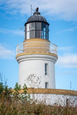 Cromarty Lighthouse, Robert Louis Stevenson 'ın amcası Alan Stevenson tarafından tasarlandı. 1846 'da faaliyete geçti Kara Ada' nın kuzeydoğu ucunda Moray Firth 'ten Cromarty Firth' e giden gemilere rehberlik etti..