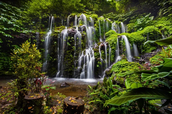 Tropische Landschaft Schöner Versteckter Wasserfall Regenwald Abenteuer Und Reisekonzept Natur — Stockfoto