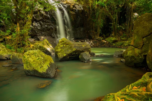 Paysage Tropical Belle Cascade Cachée Dans Forêt Tropicale Concept Aventure — Photo