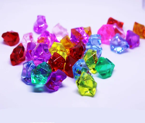 Elmas buz mavisi kristal izole