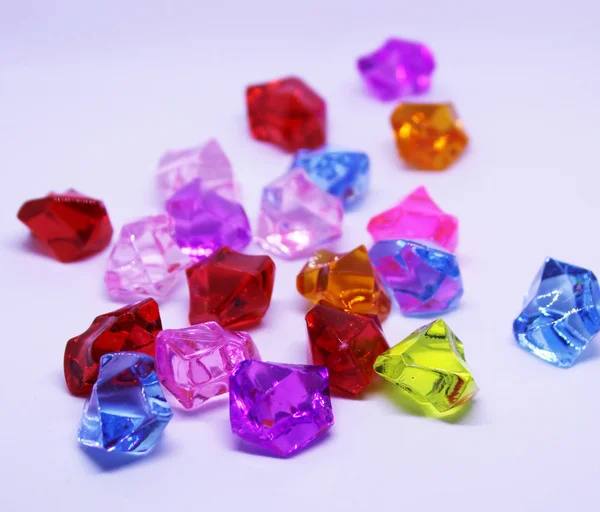 Elmas buz mavisi kristal izole