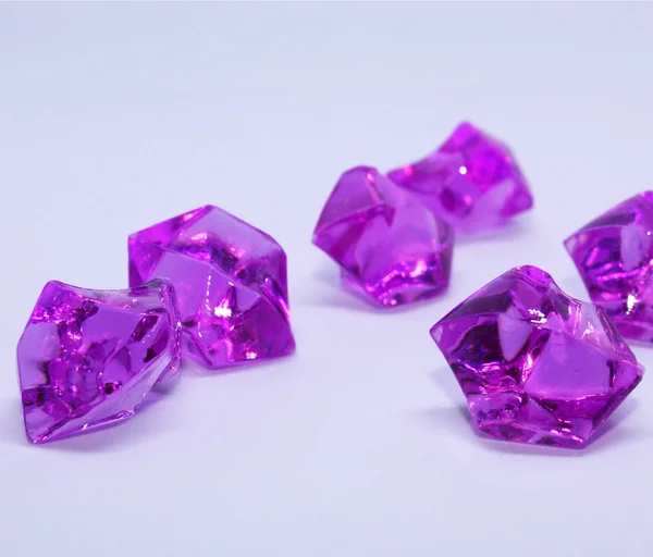 Elmas buz mavisi kristal izole