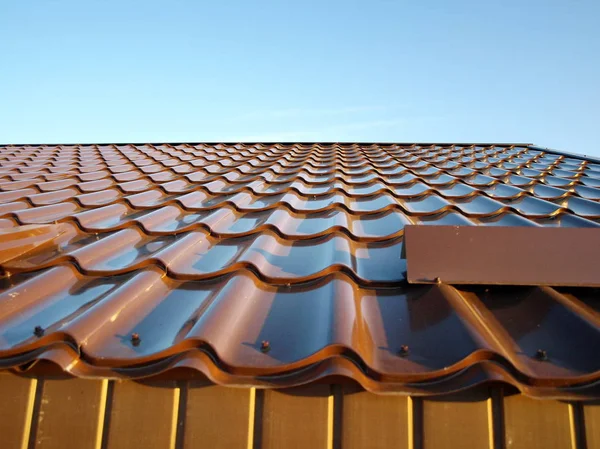 Metalowy Dach Dachówka Dom — Zdjęcie stockowe