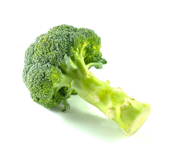 Broccoli freschi isolati su fondo bianco. — Foto Stock