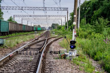 Raylar üzerinde yük vagonları