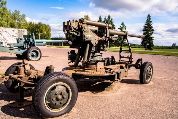 Anti-aircraft gun and howitzer 20th century — Stock Photo, Image