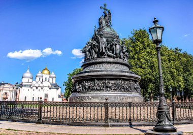 Anıt ve Aziz Sophia Katedrali Veliky Novgorod