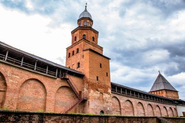 Kuleleri Veliky Novgorod ile Kremlin duvar