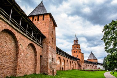 Kuleleri Veliky Novgorod ile Kremlin duvar