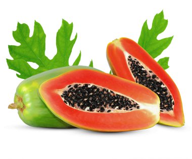 Beyaz arka planda papaya meyvesi
