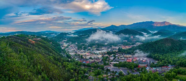 Gatlinburg, tennessee, usa downtown skyline luftbild — Stockfoto