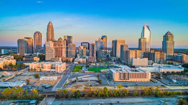 Charlotte North Carolina NC Downtown Skyline aérea — Fotografia de Stock