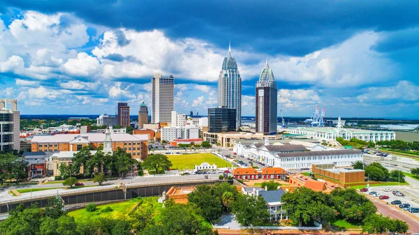 Mobile, Alabama, Stany Zjednoczone Downtown Skyline aerial — Zdjęcie stockowe