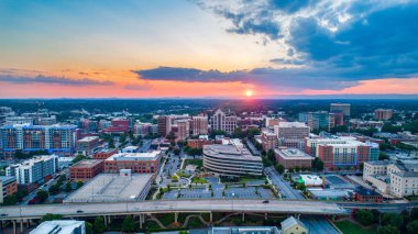 Greenville Güney Carolina Skyline hava gün batımı
