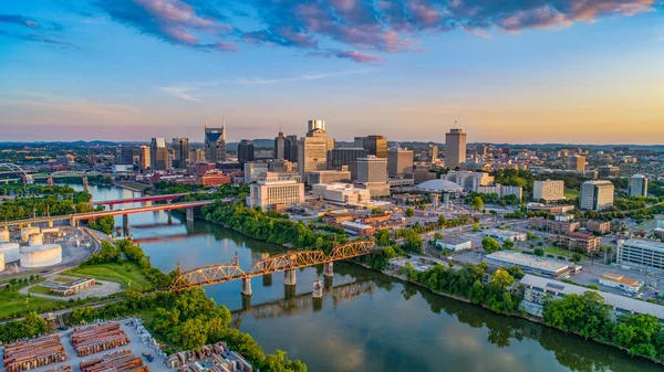 Nashville Tennessee TN Drone Skyline aéreo ao pôr do sol — Fotografia de Stock