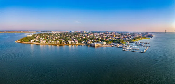 Charleston, Güney Carolina, ABD havadan ufuk çizgisi Panoraması.