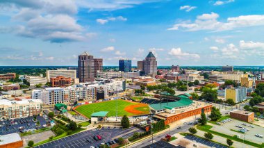 Downtown Greensboro Kuzey Carolina Nc Skyline Andansı