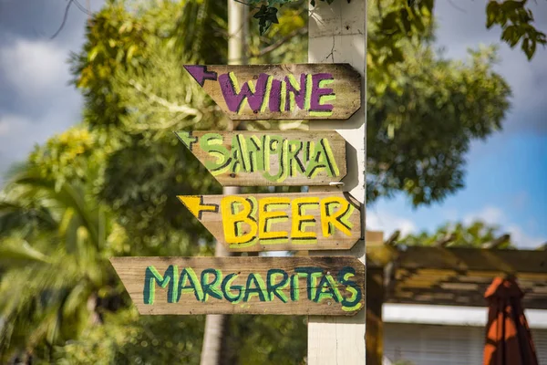 Directional Beach Sign Pointing to Wine, Sangria, Beers and Marg — Stock Photo, Image