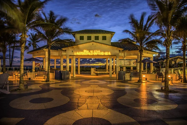 Lauderdale by the Sea Pier cerca de Fort Lauderdale Florida FL — Foto de Stock