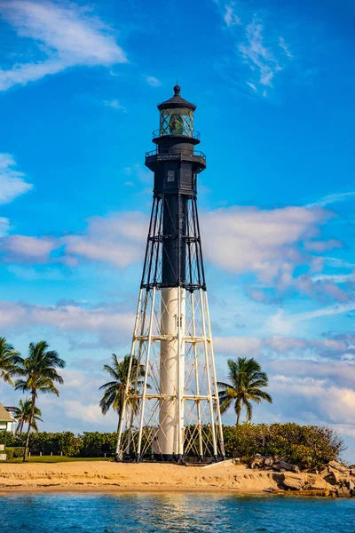 Leuchtturm in der Nähe von Fort Lauderdale, Florida, USA — Stockfoto