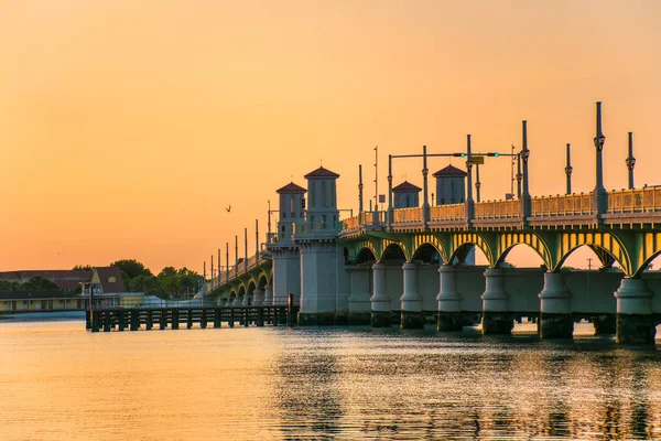 St. Augustine, Florida, Gün doğumunda Aslanlar Fl Köprüsü