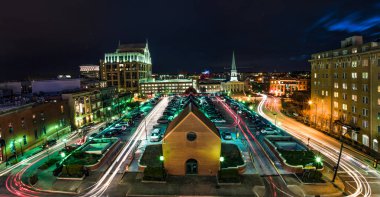 Downtown Greenville, Güney Carolina, Gece Abd Skyline.