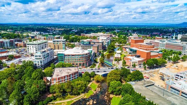 Aérea de River Place y Reedy River en Greenville, South Carol — Foto de Stock