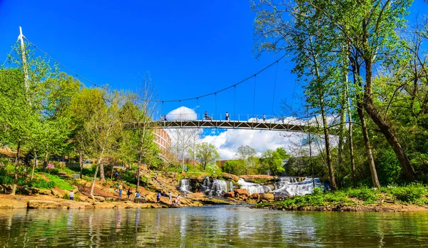 Водоспад парк в центрі міста Грінвілл, Південна Кароліна, Сполучені Штати — стокове фото