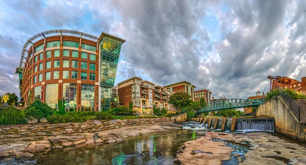 Reedy River centrum Greenville Jižní Karolína Panorama — Stock fotografie