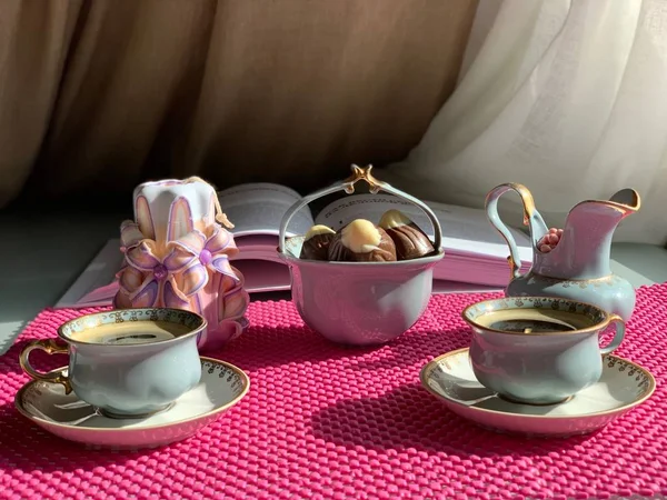 Güzel fincanlarda espresso kahve.