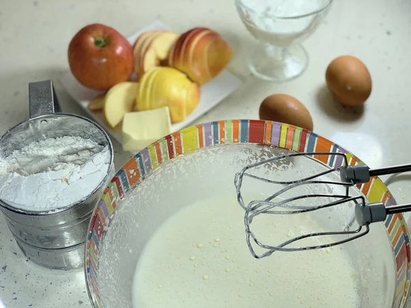 Cucinare una torta, ricetta . — Foto Stock