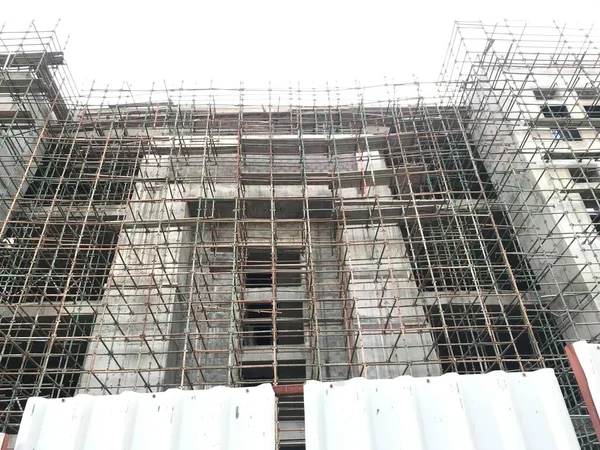 Building Construction Progress Installation Scaffolding Shuttering Structure Completion Stage Fencing — Stock Photo, Image