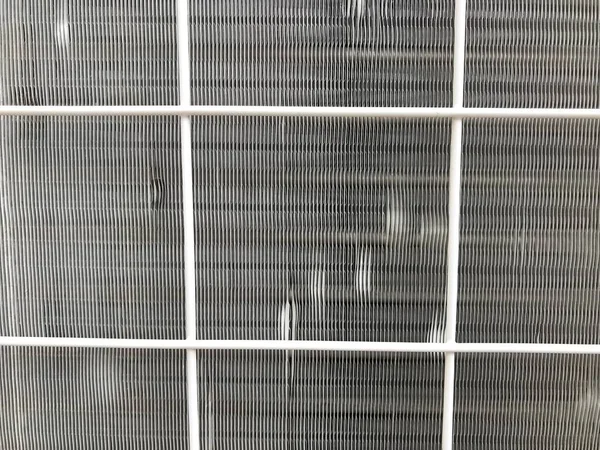 Κλιματιστικό Παράθυρο Grill Φόντο Χάλυβα Μικρούς Σωλήνες Σταθερό Για Κτίριο — Φωτογραφία Αρχείου