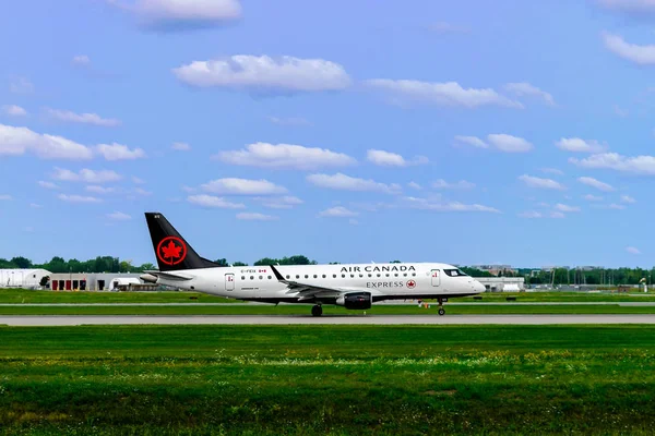 Montreal Quebec Canada August 2018 Embraer 175 Air Canada Express — Stock Photo, Image