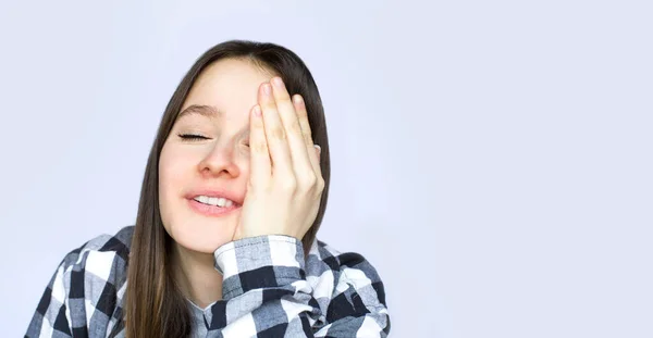 Adolescente Sonriendo Con Una Sonrisa Perfecta Dientes Blancos —  Fotos de Stock