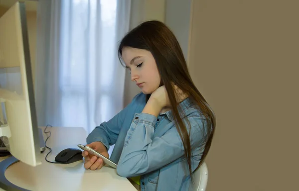 Teen Girl Working Her Homework Computer Typing Information Mobile Phone — Stock Photo, Image