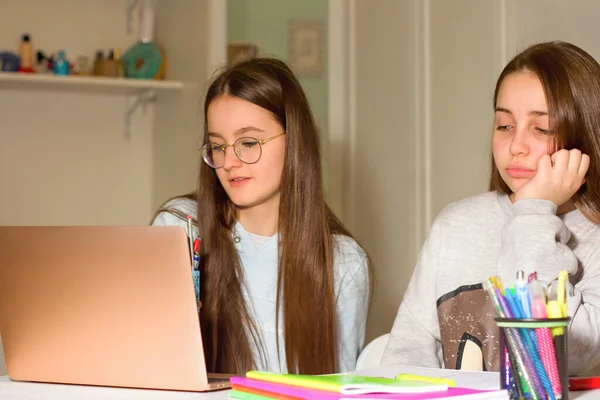 Two Teen Girls Homework Help Laptop Too Much Information Can — Stock Photo, Image