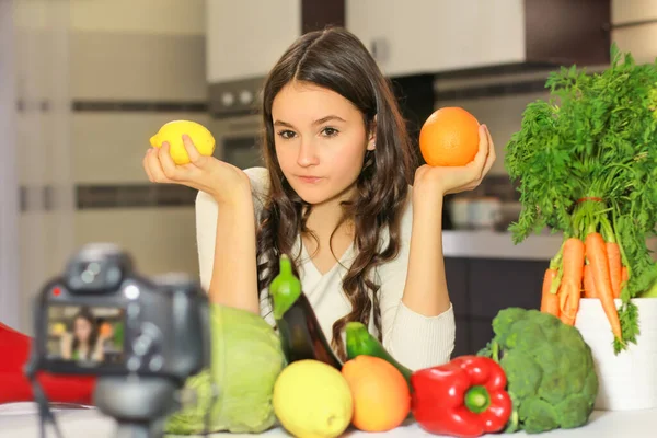Blogueuse Adolescente Explique Ses Disciples Comment Manger Sainement Concept Communication — Photo